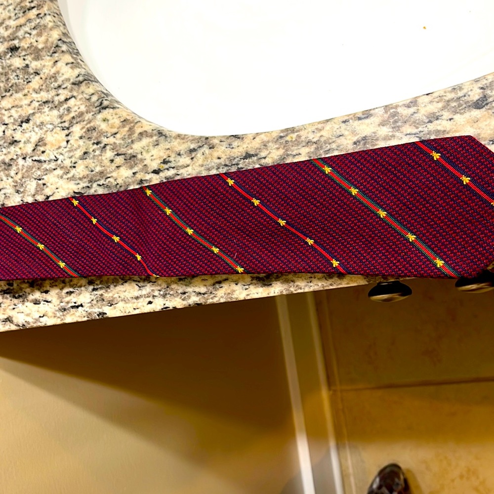 Gucci bee tie